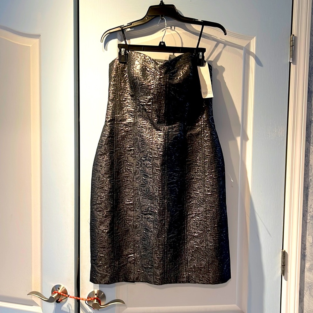 Dress Badgley Mischka size 10/M stripe less
